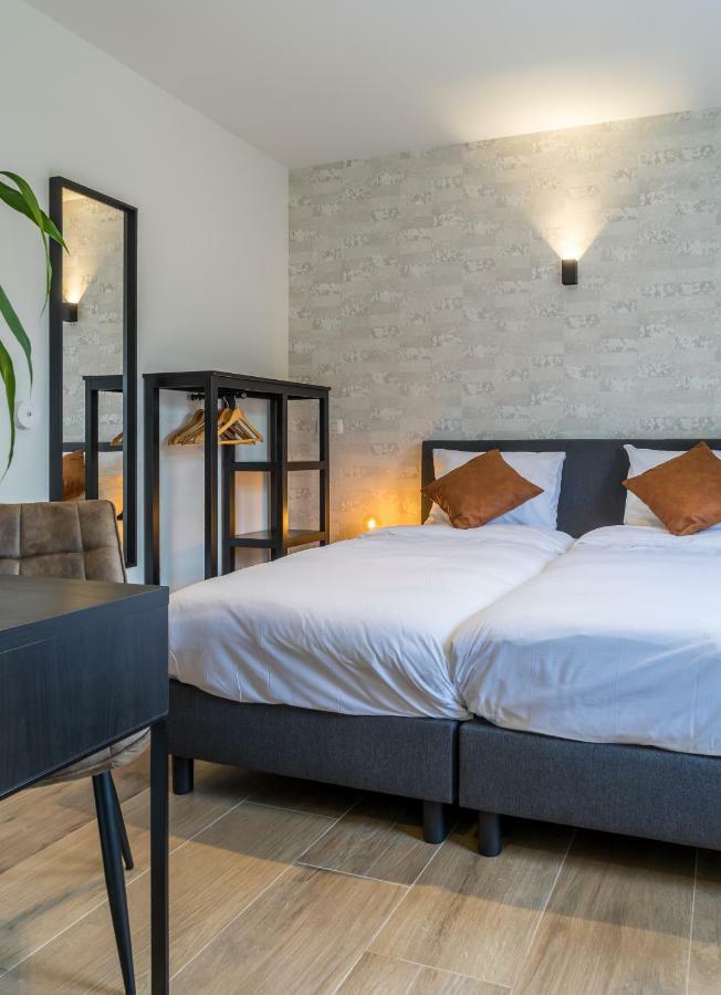 מול Hotel Huron מראה חיצוני תמונה