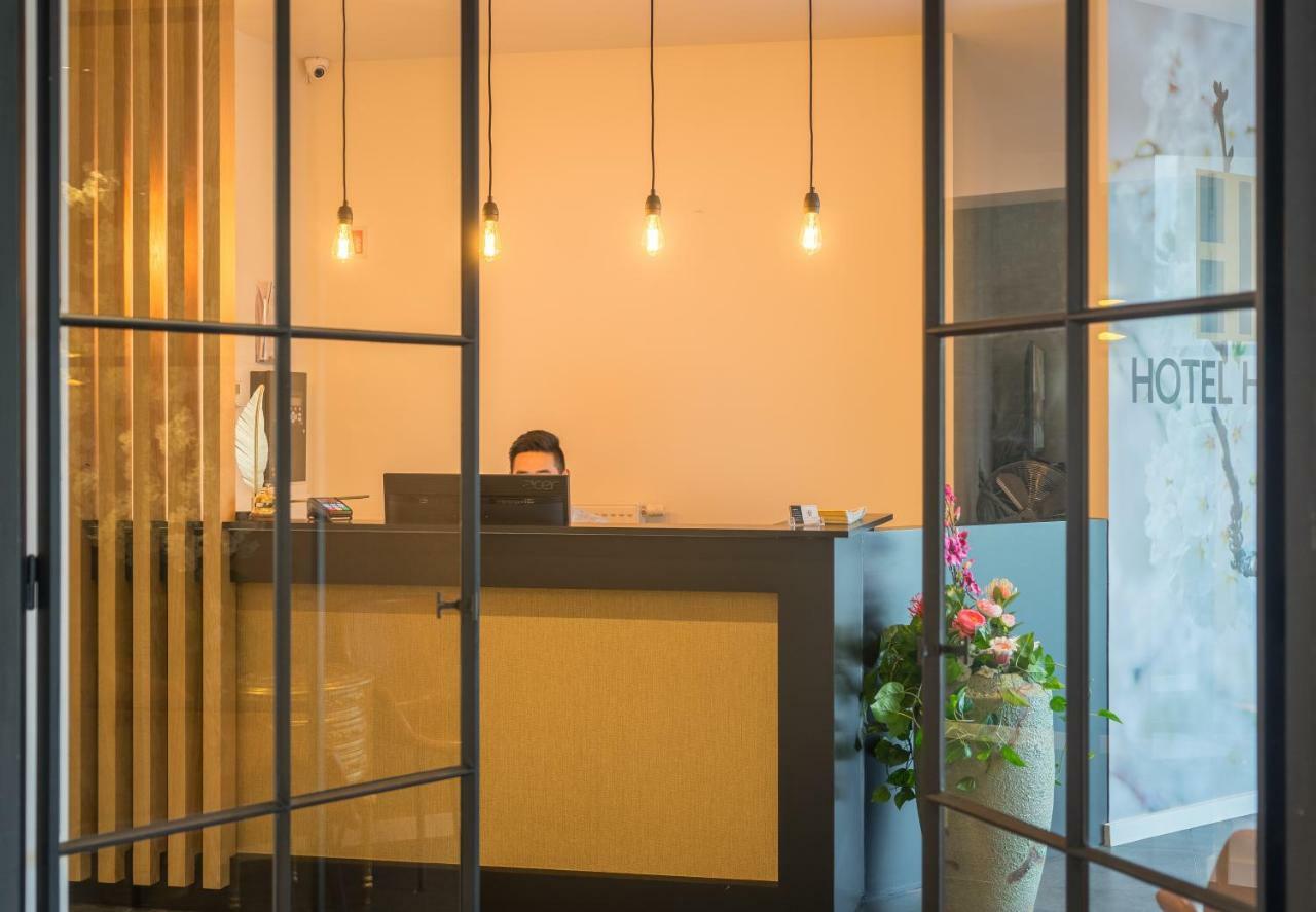מול Hotel Huron מראה חיצוני תמונה