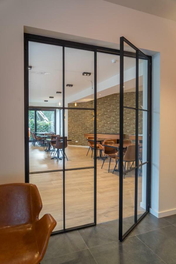 מול Hotel Huron מראה חיצוני תמונה